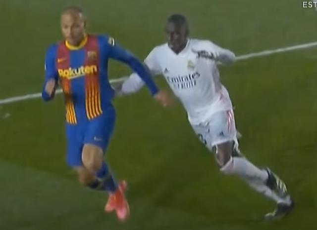 开云体育下载-科曼赛后坚称点球没判到底是不是耍赖？