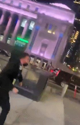 开云体育-纽约球迷疯狂庆祝！半程将至尼克斯战绩爬到第4