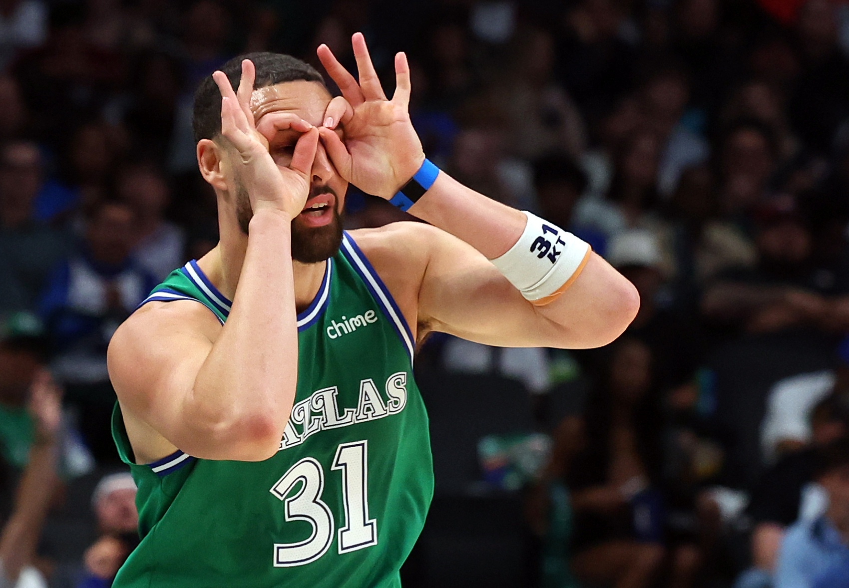 还会继续吗？克莱还剩最后一年1746万 休赛期最高可续4年1.1亿